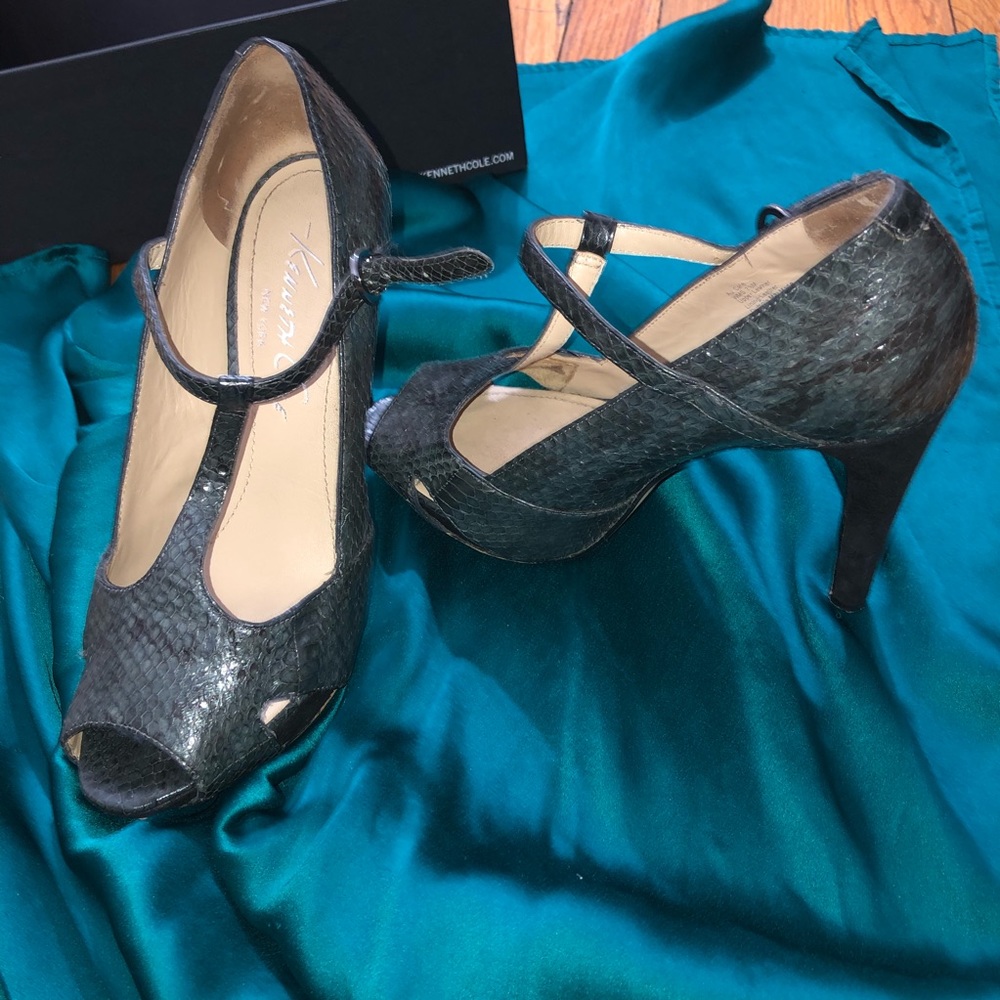 Kenneth Cole NY UA cafe Peep Toe